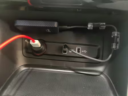 Image #1 de Moey Zein