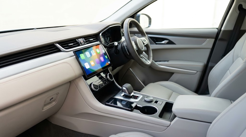 Boîtier Android compact relié à l'écran d'une voiture pour CarPlay sans fil